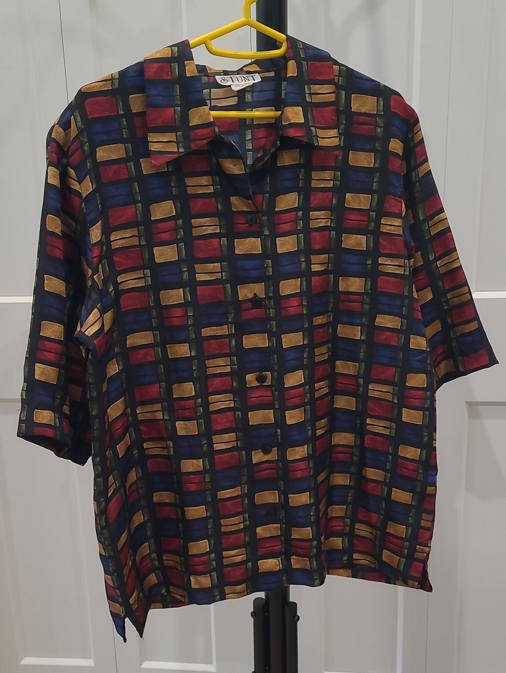 Stunt Silk Vintage Short Sleeve Button-Up Shirt in Navy with Red & Gold Squares